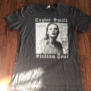 🔥Taylor Swift Stadium tour shirt🔥 NWOT
